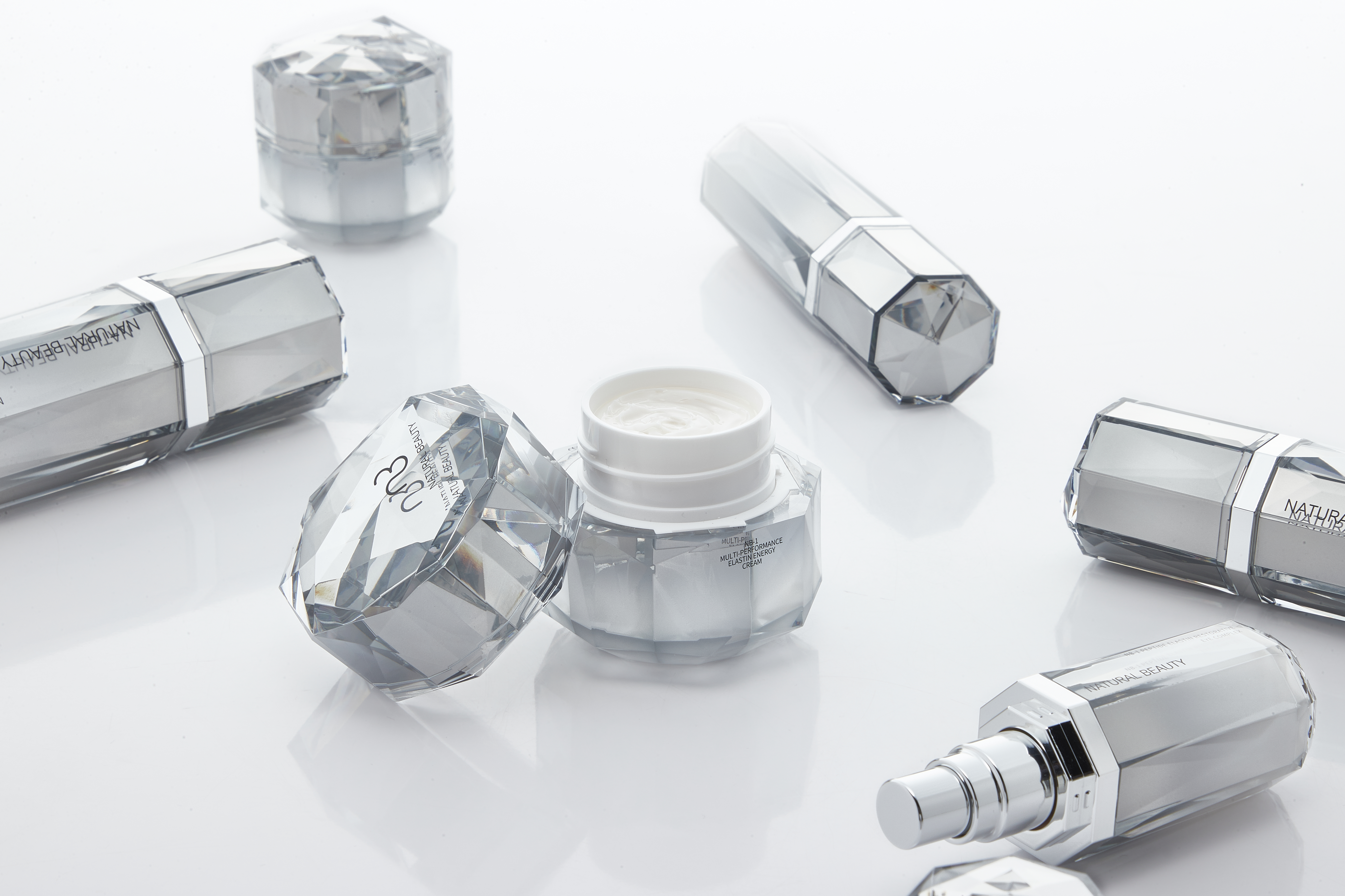 明星系列 全面升級亮相。